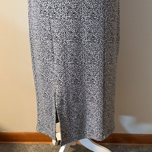 LOFT Leopard Print Front Slit Short Sleeve Sweater Midi Dress. Size 4 - Picture 2 of 6